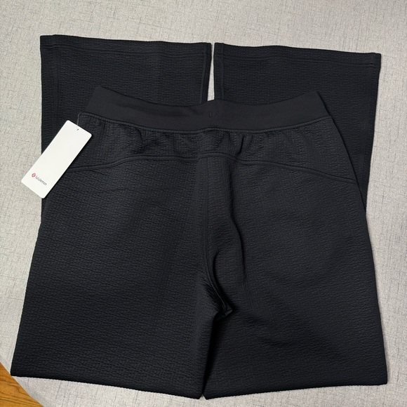 Lululemon Textured High Rise Flared Track Pant Black Size 12 NWT - Picture 7 of 11